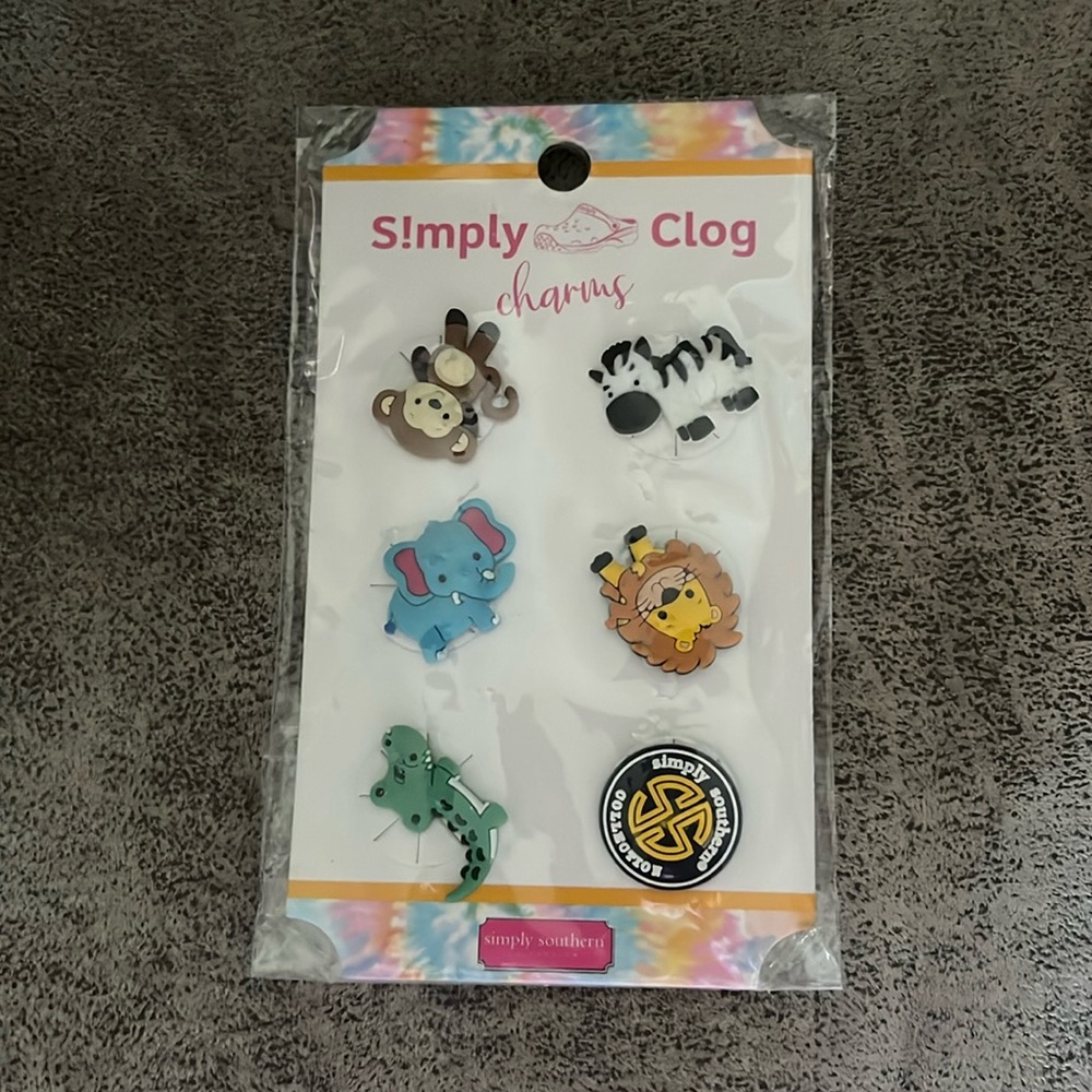 NWT Simply Southern Simply Clog Animal Charms Accessory